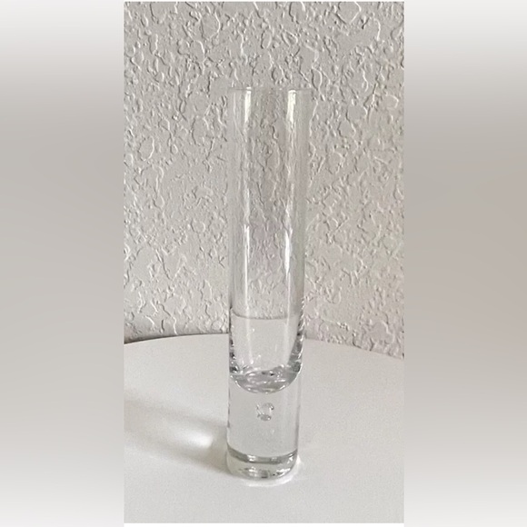 Art Glass Flower Vase Air Bubble In the Base Cylinder Design. - Picture 2 of 6